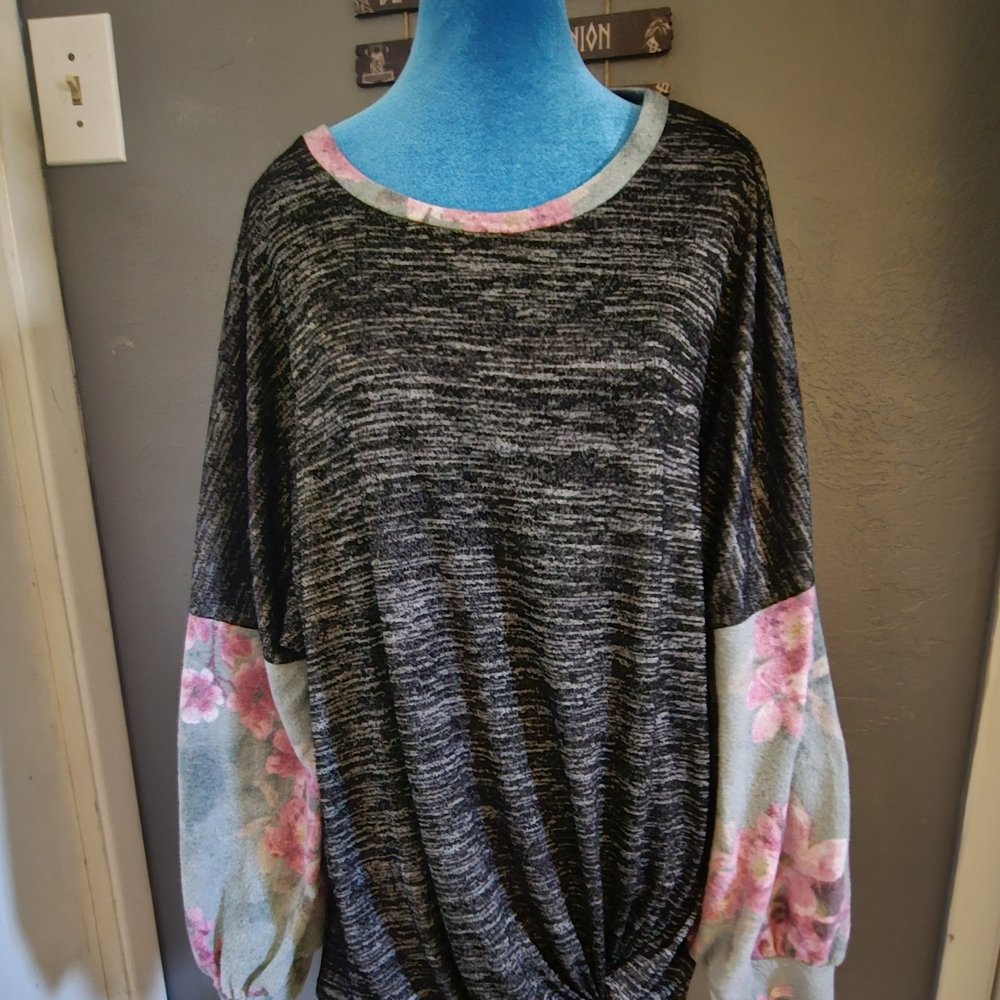Source Unknown Black and Gray Top with Floral Sleeves